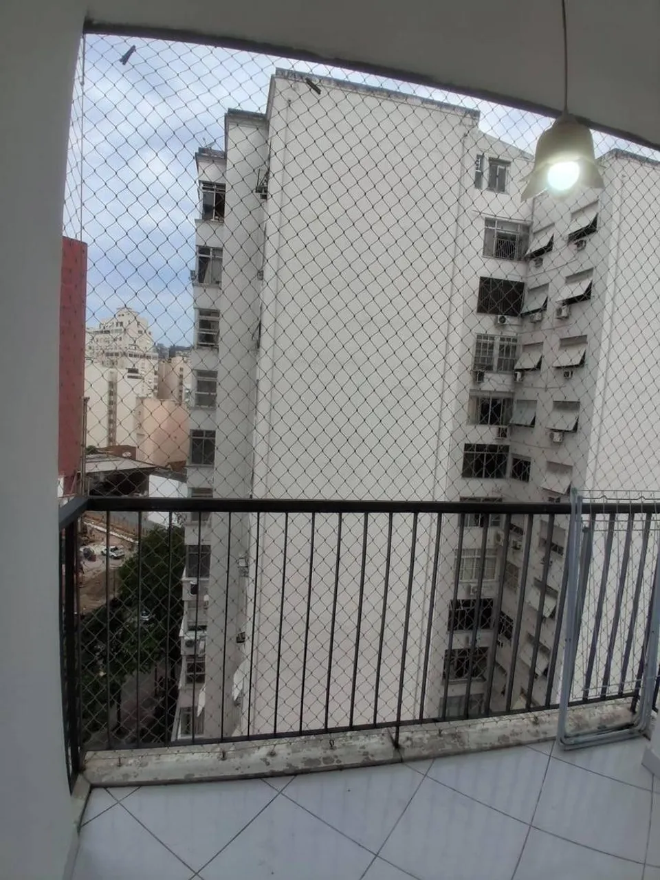 2-bedroom apartment in a building with a gym — photo 6
