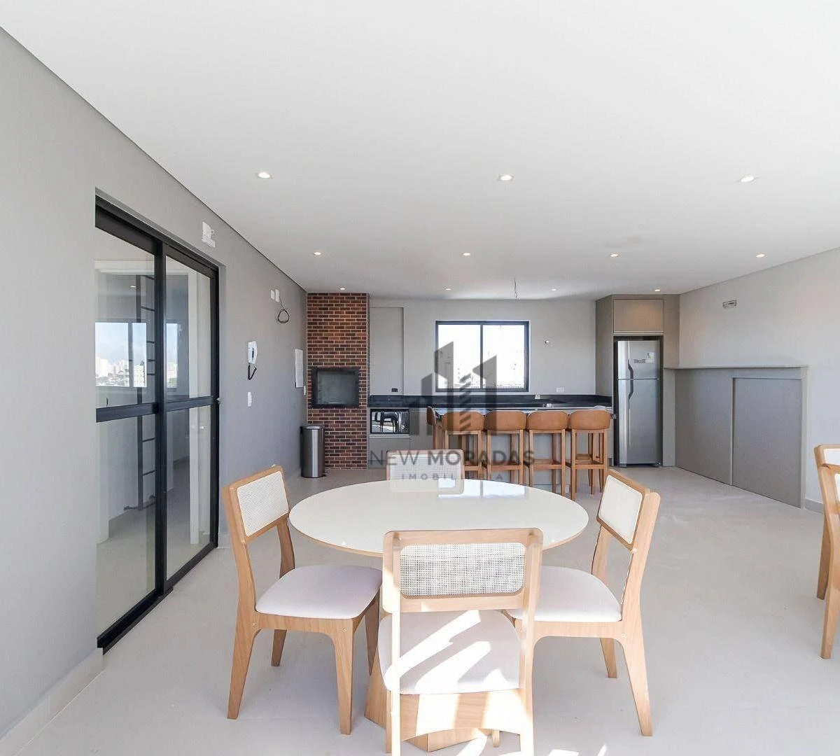 23 m² apartment with a washing machine and a home office — photo 3
