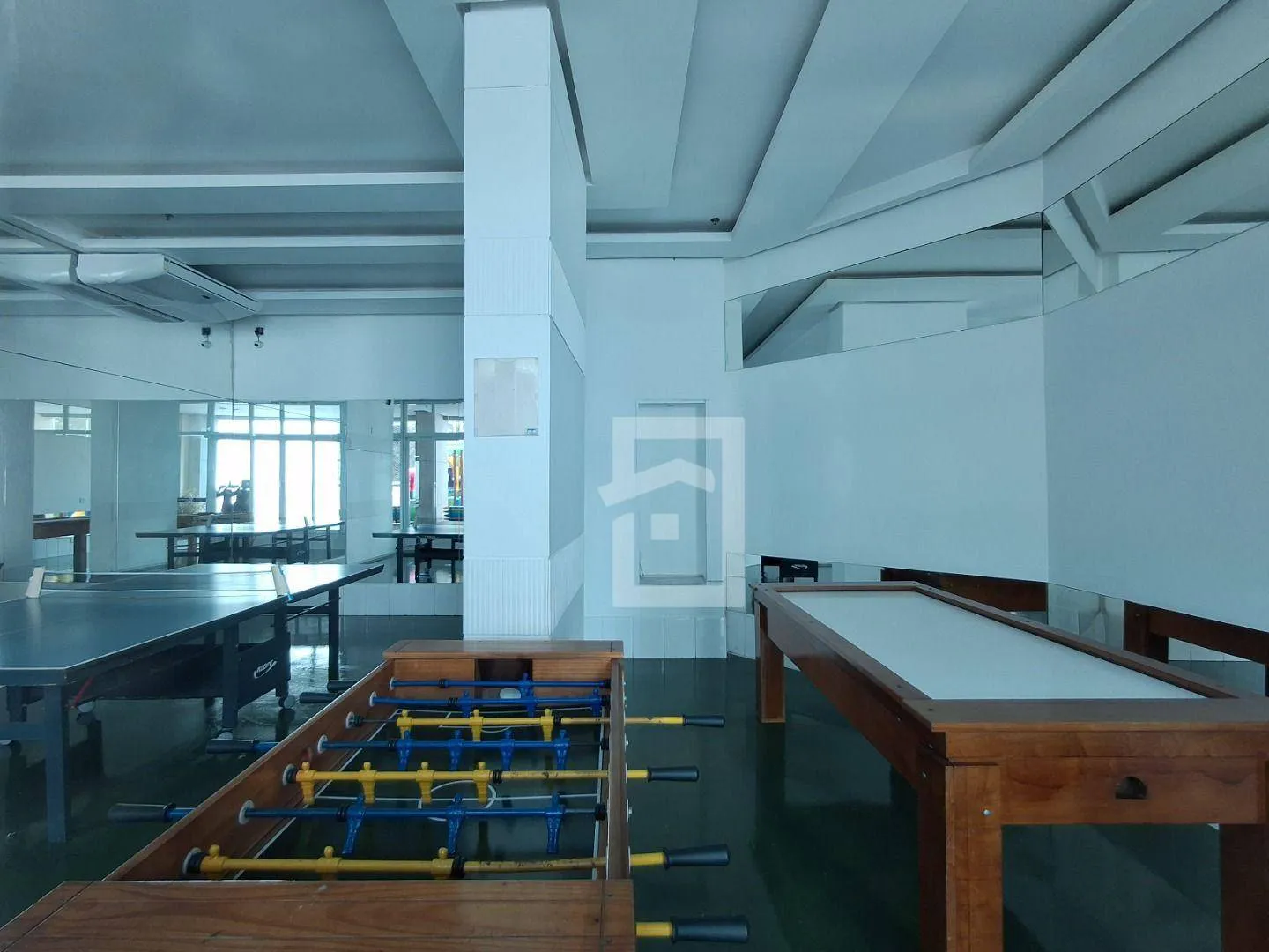 Glass-enclosed balcony in a 2-bedroom apartment, 64 m² — photo 29