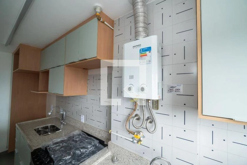 2-bedroom apartment in a building with a gym — photo 24