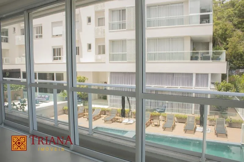 4-bedroom apartment with a water view in Florianópolis — photo 15