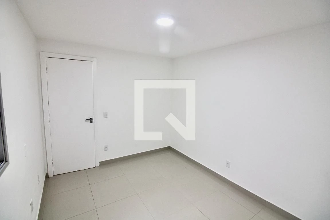 3-bedroom apartment, 1 with its own bathroom, 200 m² — photo 21