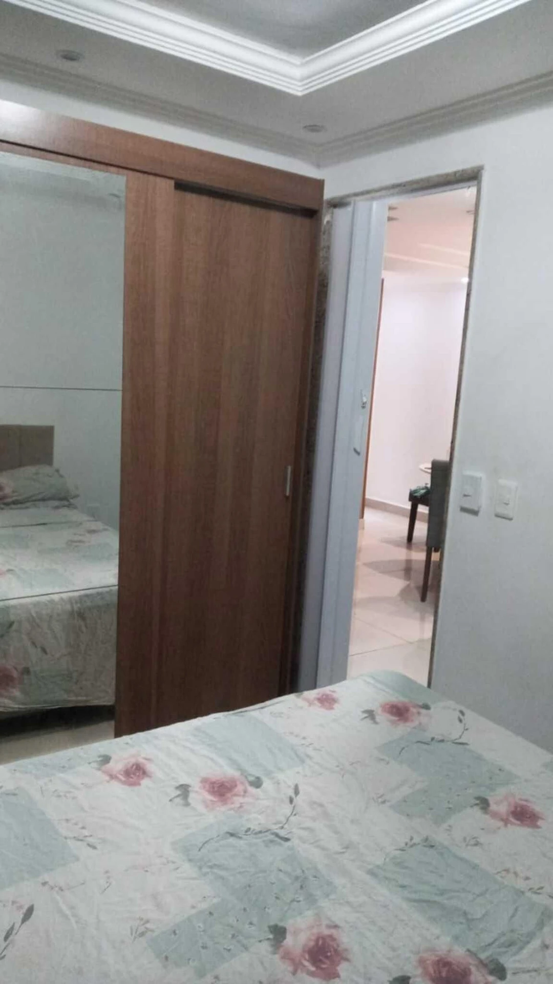 Apartamento amueblado de 2 dormitorios con ducha de vidrio — photo 10