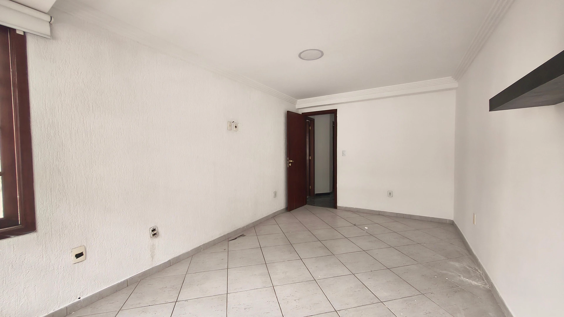 3-bedroom house with a walk-in closet in Rio de Janeiro — photo 32