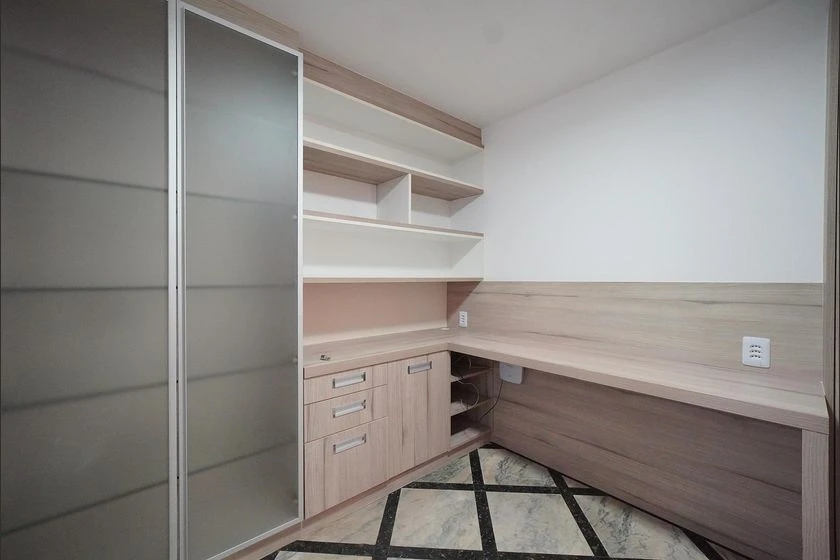 Rental house with 4 bedrooms, 2 en-suites and garden — photo 3