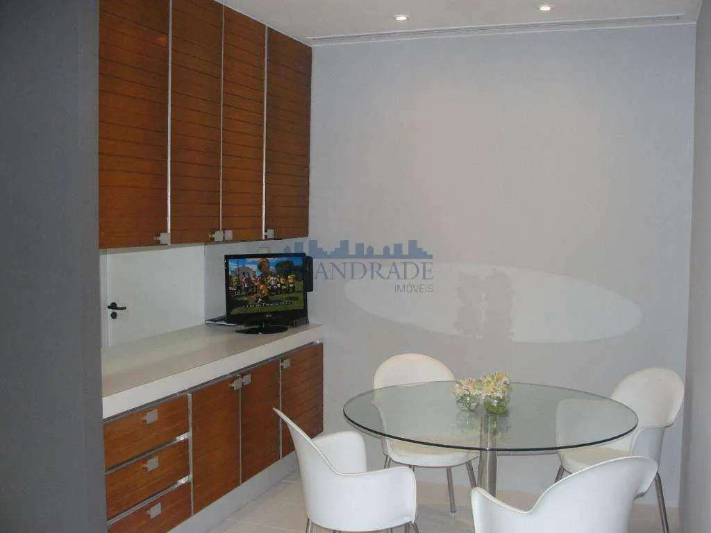 Furnished house with 4 bedrooms and 498 m², closed kitchen — photo 4
