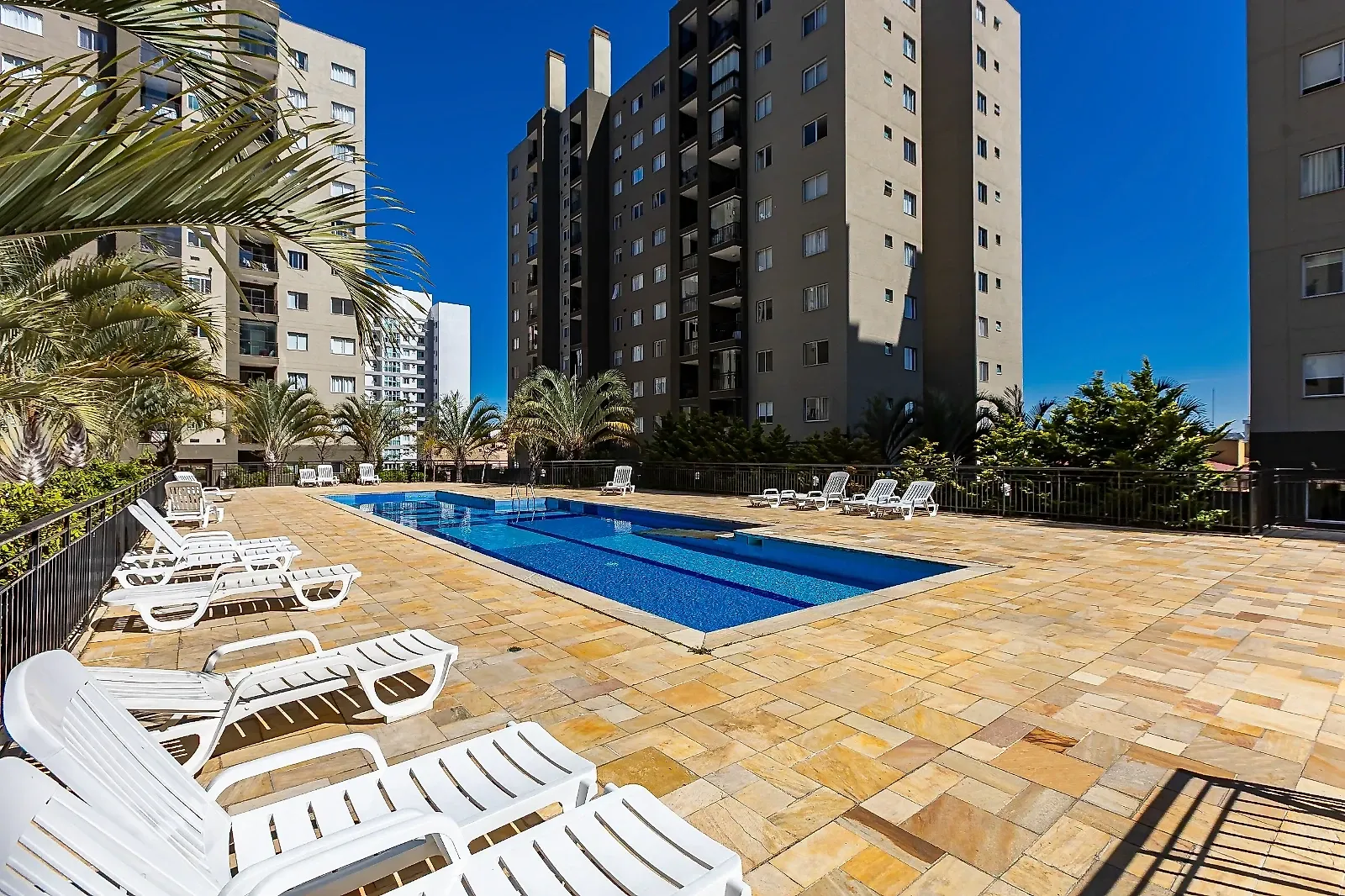 2-bedroom 63 m² apartment with a glass balcony — photo 25