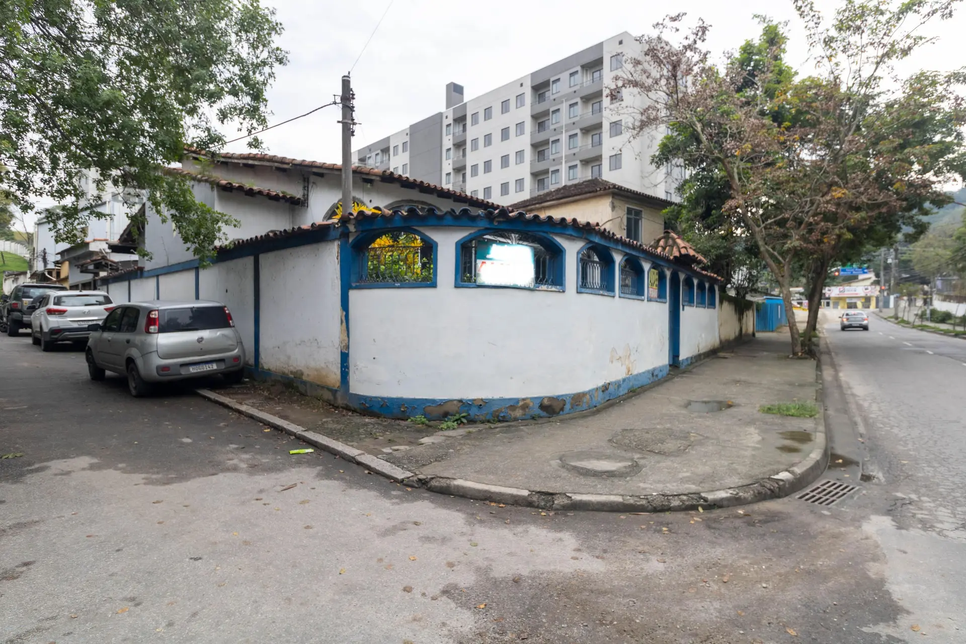 House with 4 bedrooms and 1 bathroom, separate kitchen — photo 6