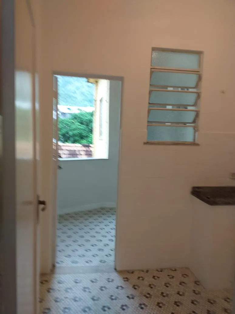 One-bedroom apartment with a mountain view — photo 4