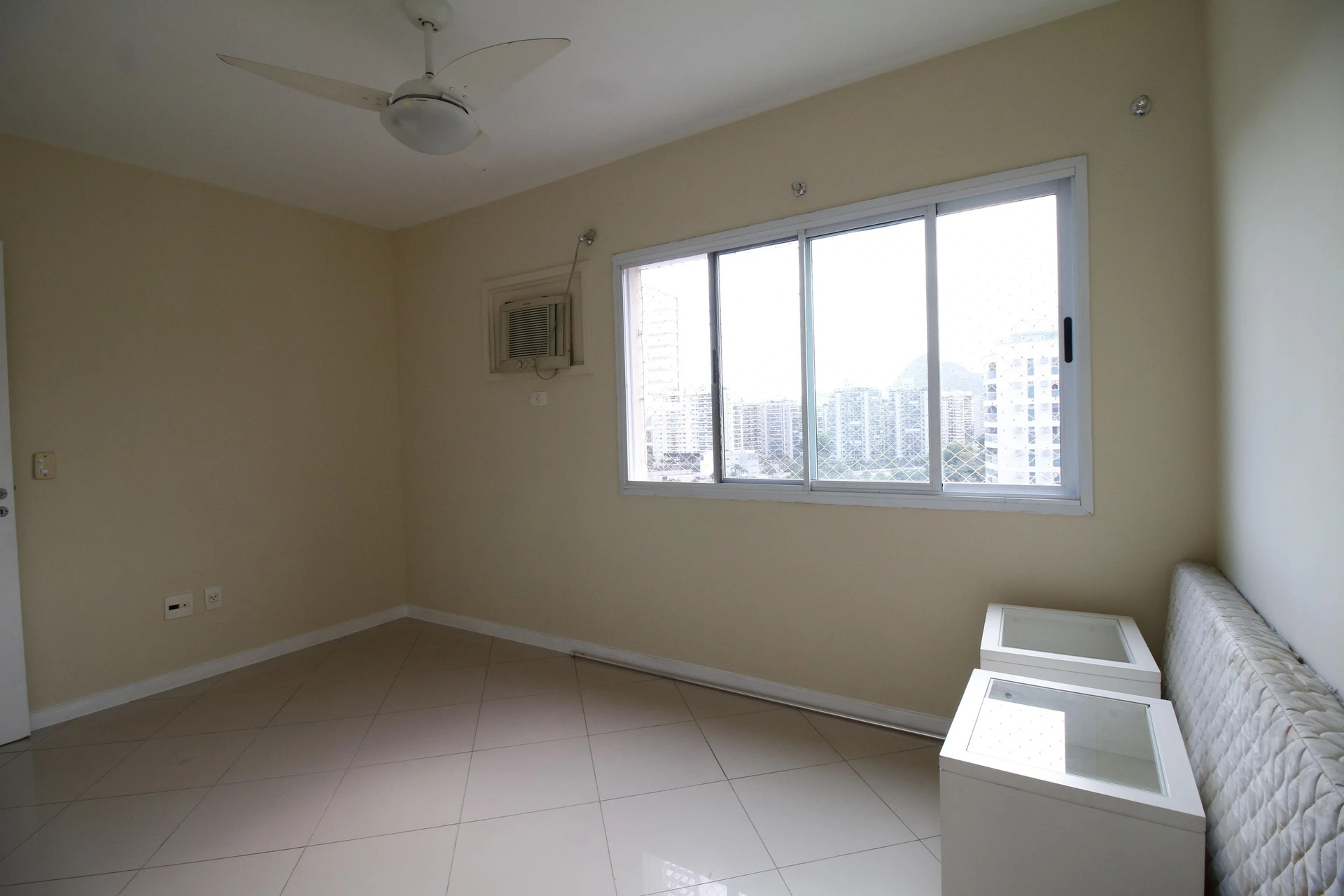 Робоче місце та 3 спальні: квартира 102 м² — photo 26