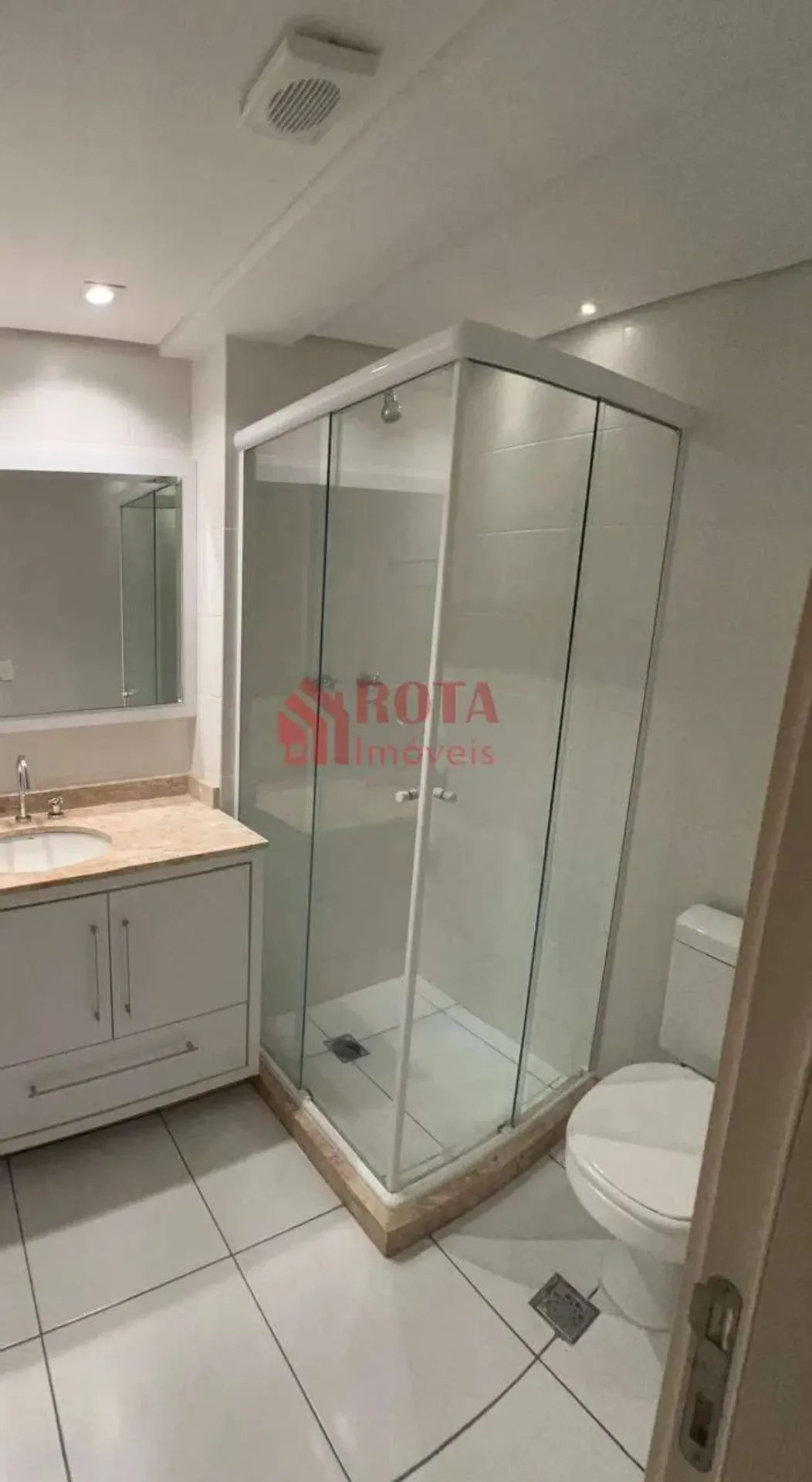 2-bedroom apartment with a glass-enclosed balcony — photo 12