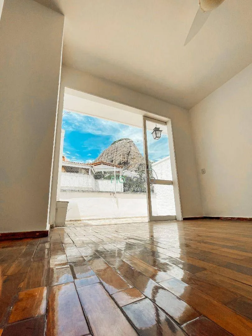 Unfurnished apartment with 4 bedrooms and 377 m² — photo 26