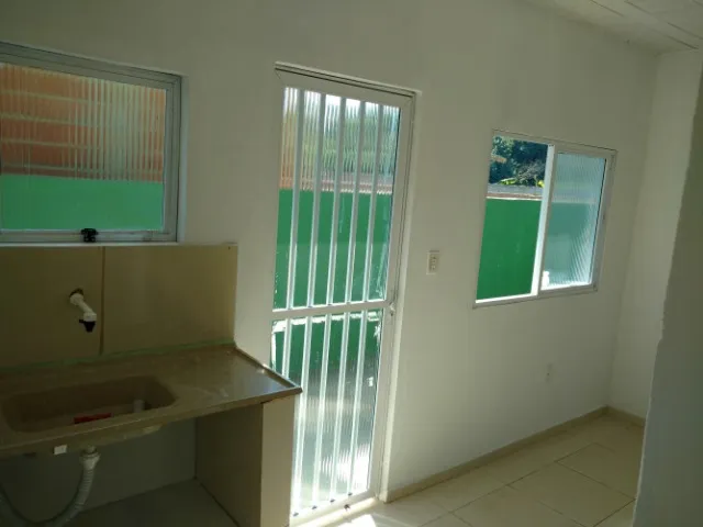 Unfurnished studio kitnet with gas water heater and 1 bath — photo 3
