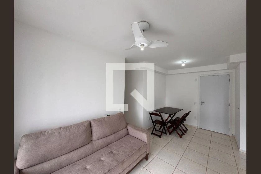 2-bedroom apartment in a building with a gym — photo 8