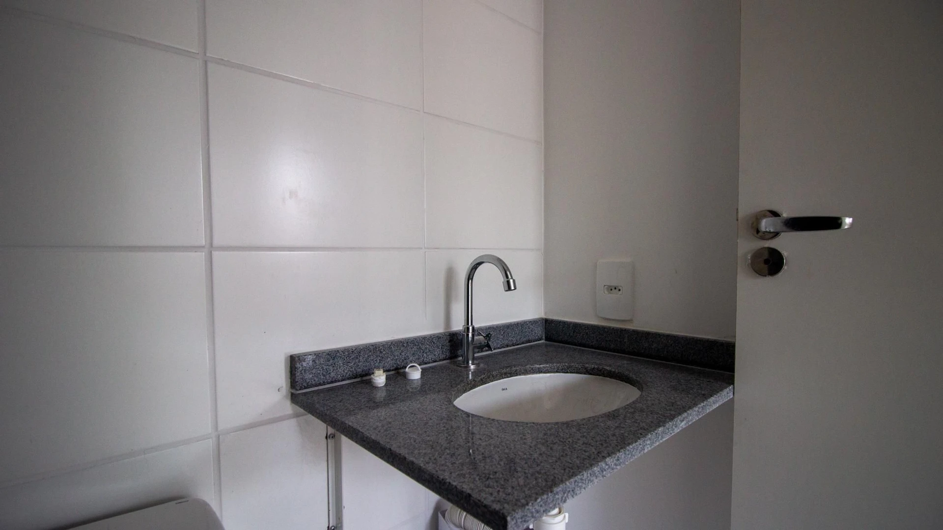 Home office in a 2-bedroom apartment, 45 m² — photo 27
