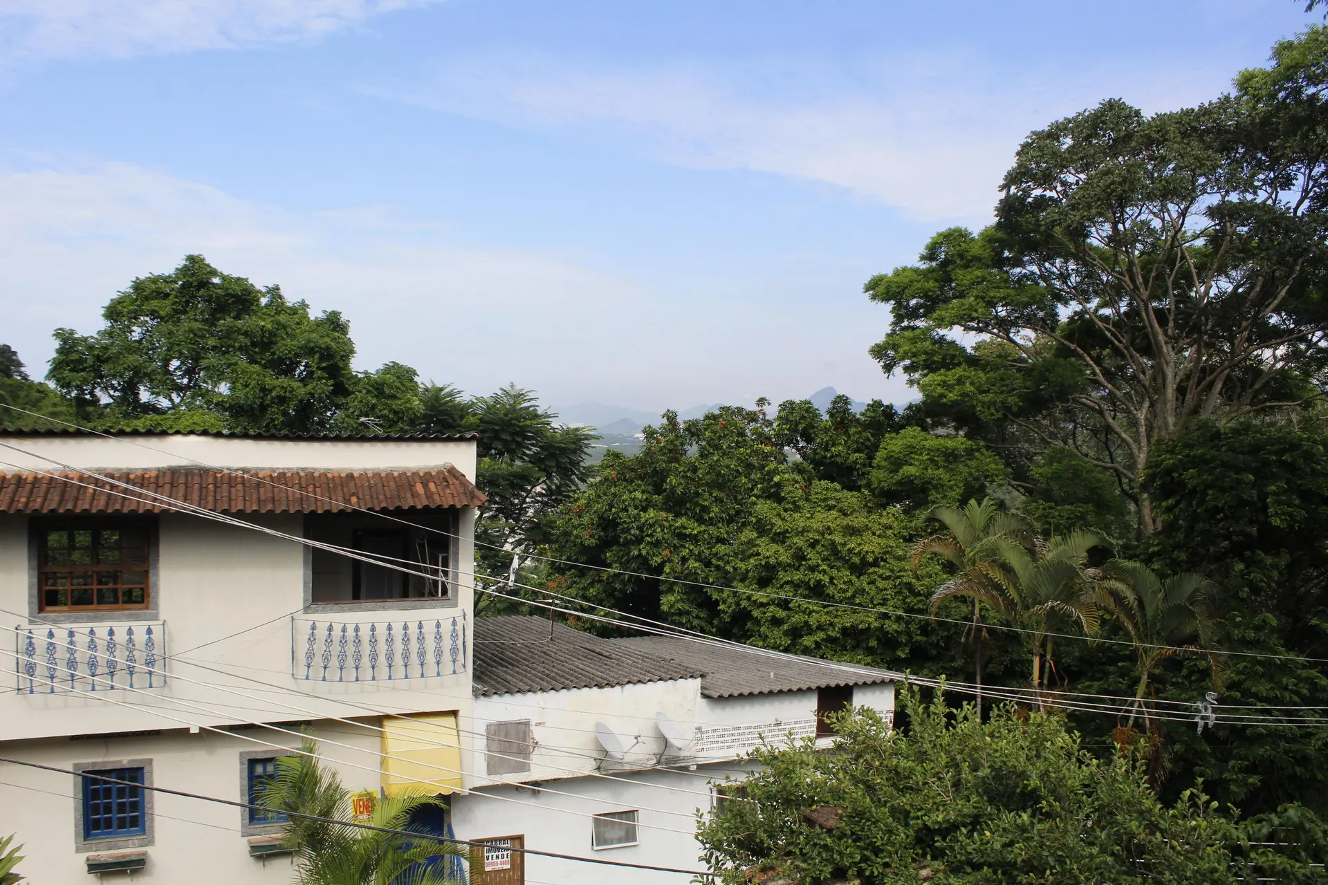 Furnished 4-bedroom house with private balcony — photo 8