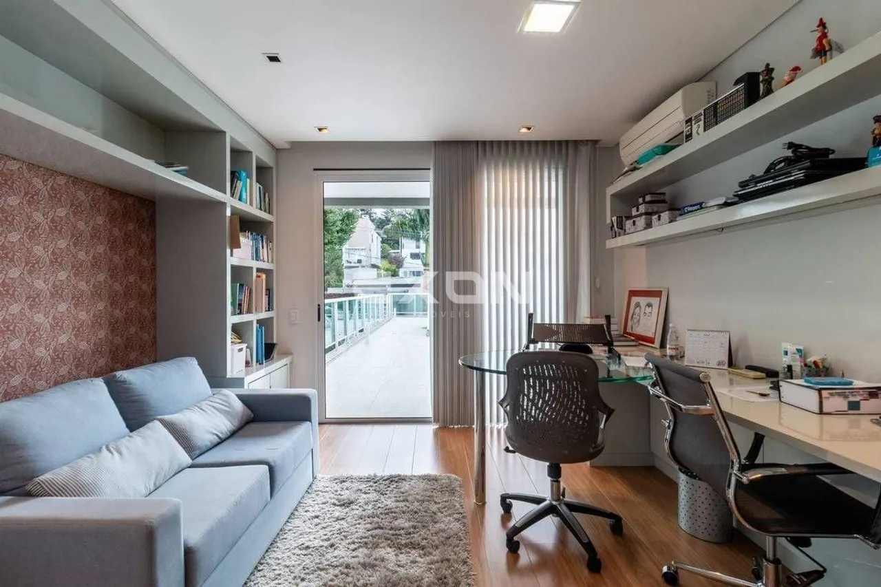 House with 5 bedrooms and 829 m² plus 4 parking spots — photo 17