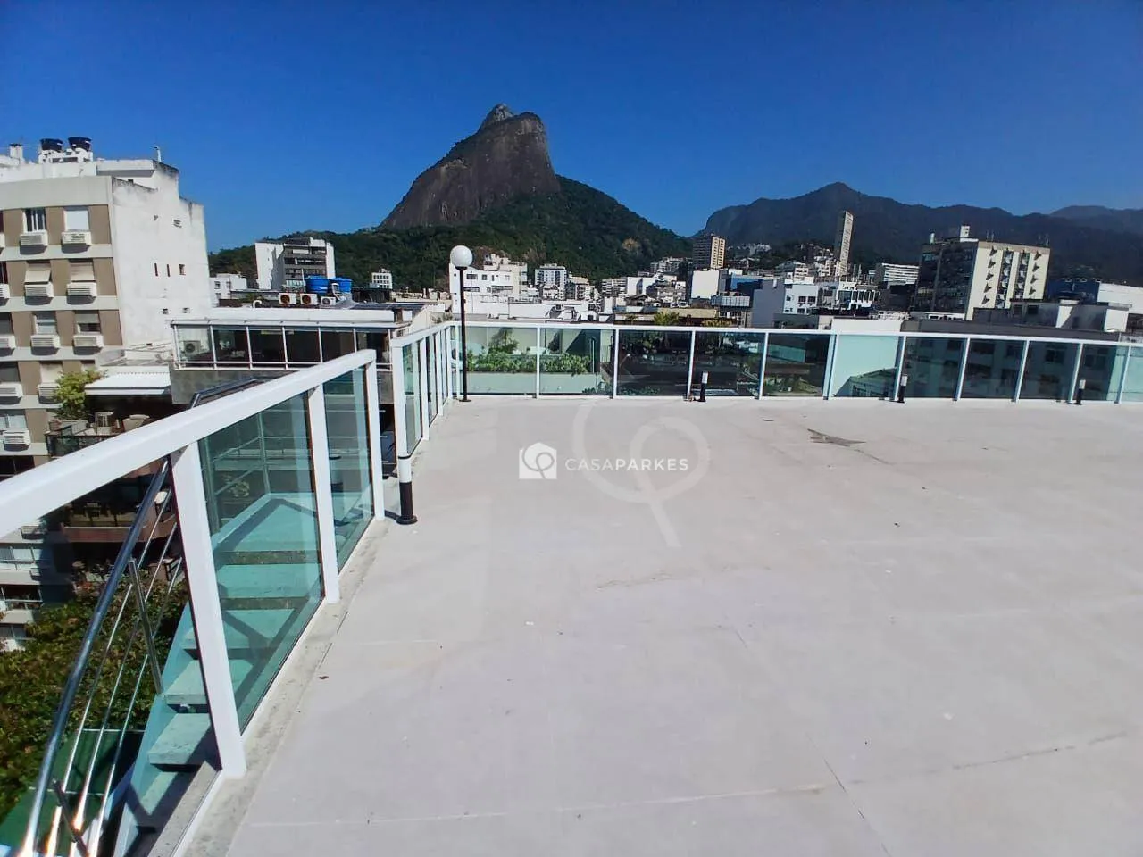 Penthouse with 3 bedrooms and 4 bathrooms — photo 43
