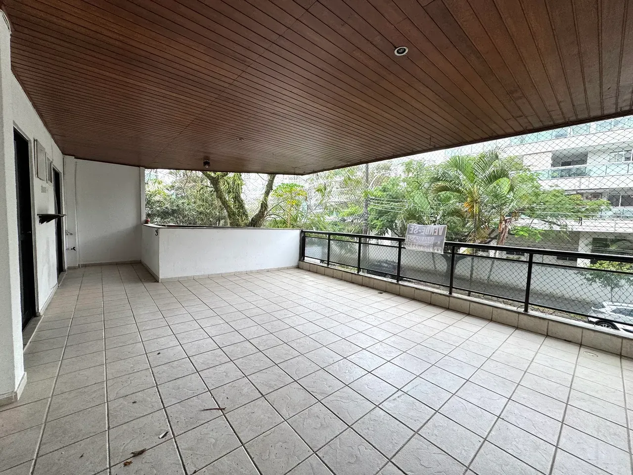 98 m² apartment with 2 bedrooms and private garden — photo 17