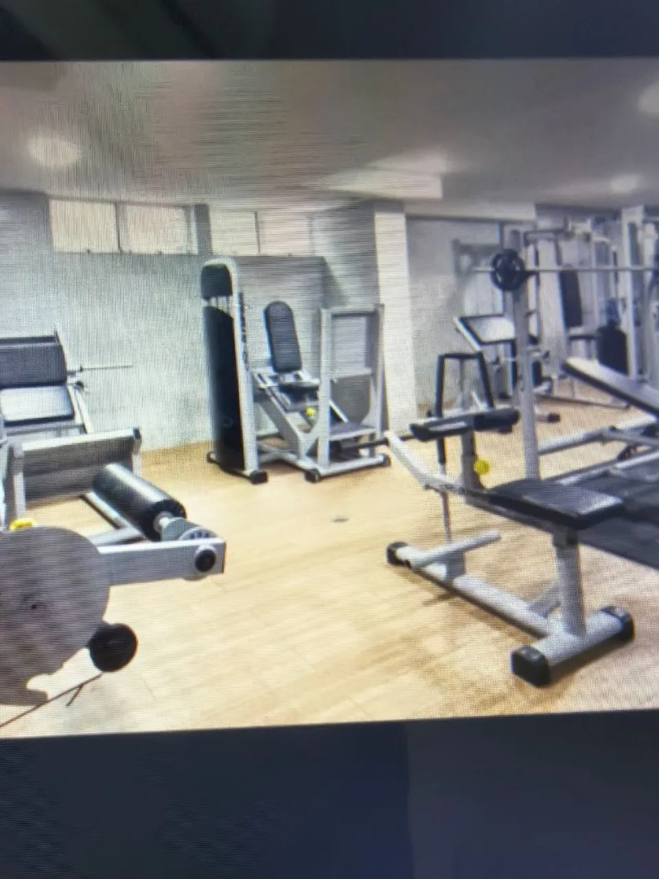 2-bedroom apartment in a building with a gym — photo 16