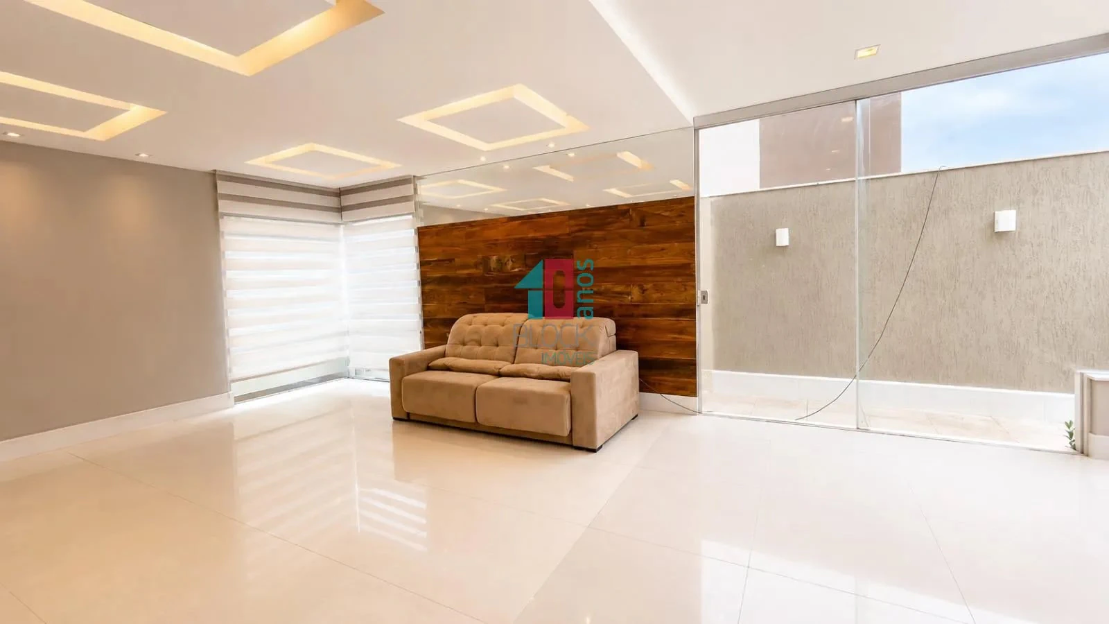 Casa triplex com 4 quartos e 3 suítes e cozinha fechada — photo 4