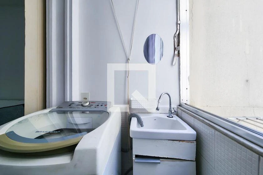 Washing machine in a one-bedroom apartment, 43 m² — photo 21