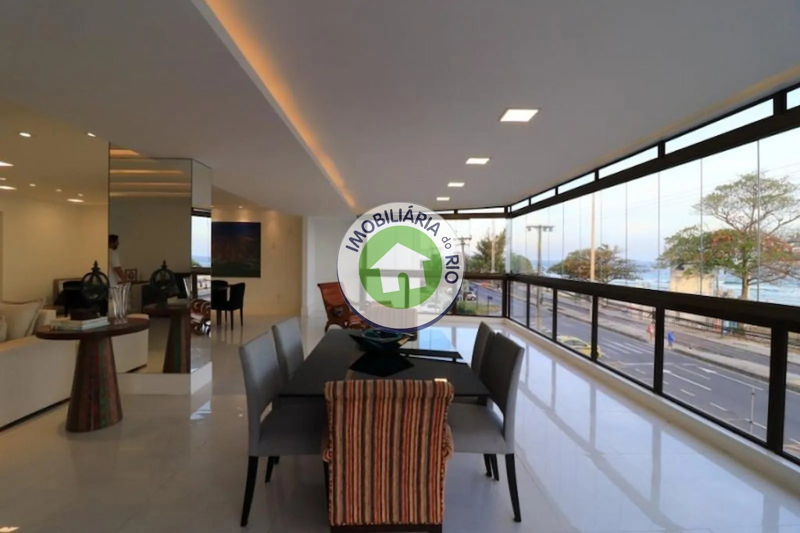 Apartamento mobiliado com 4 quartos e 350 m² — photo 8