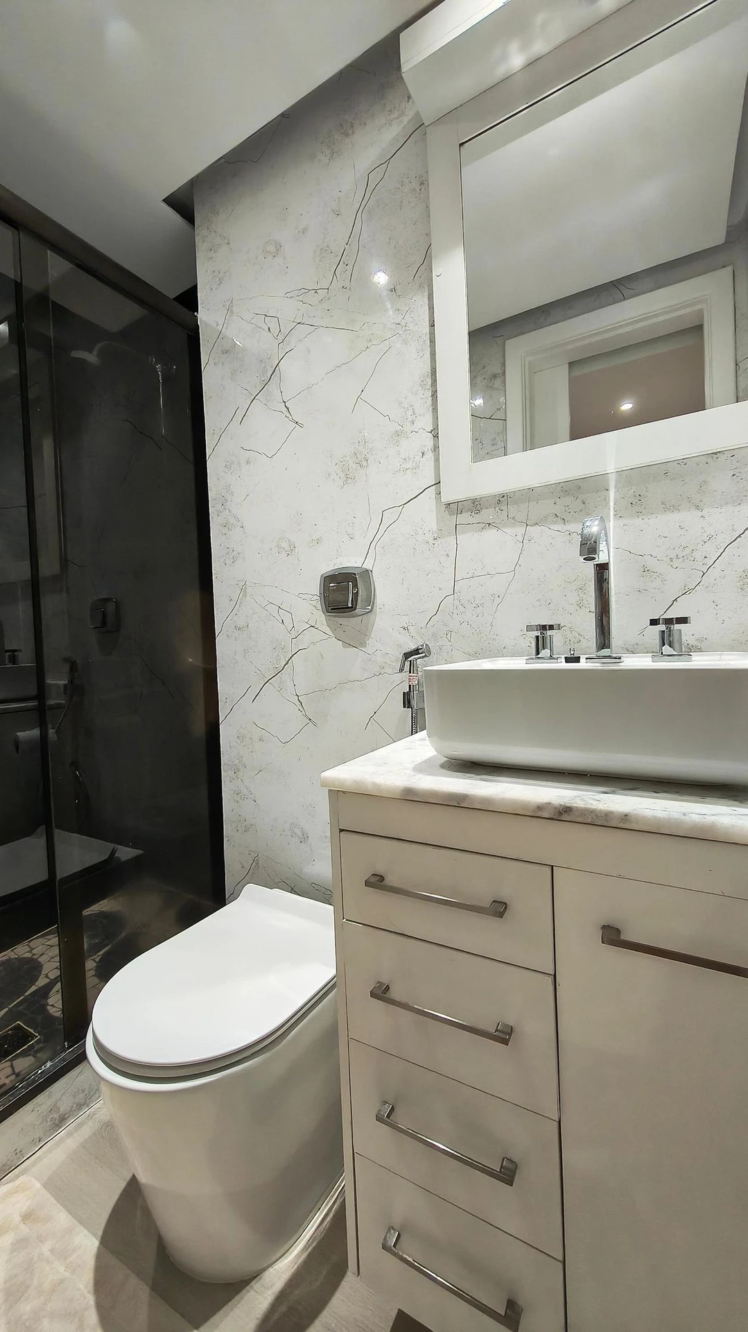 Washing machine in a 4-bedroom apartment, 205 m² — photo 24