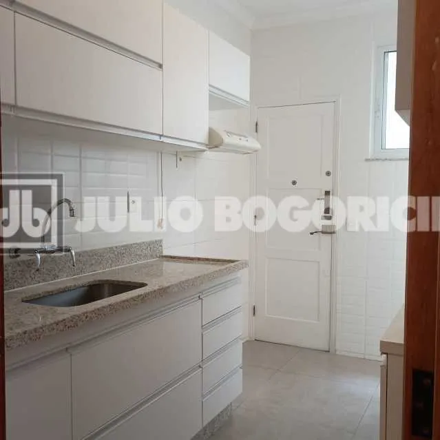 Floor-to-ceiling windows in a 2-bedroom apartment, 80 m² — photo 22