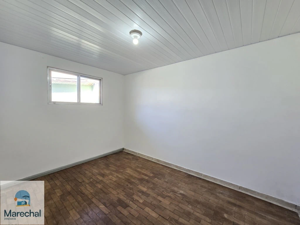 Balcony with a grill in a 2-bedroom house, 110 m² — photo 5