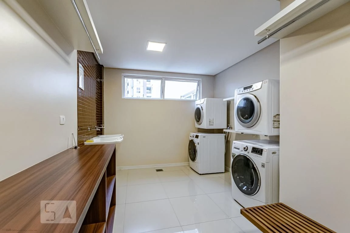 Washing machine in a one-bedroom apartment, 24 m² — photo 7