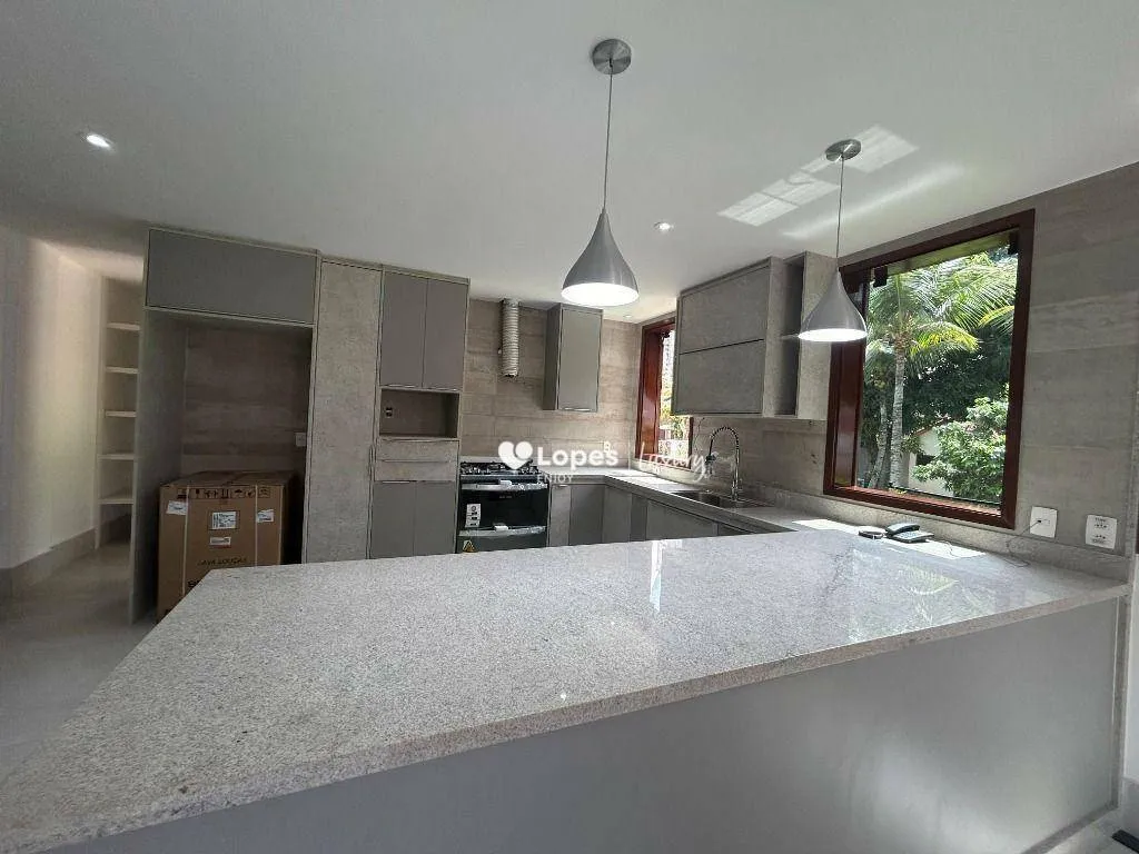 House with 5 en-suite bedrooms and an open gas kitchen — photo 5