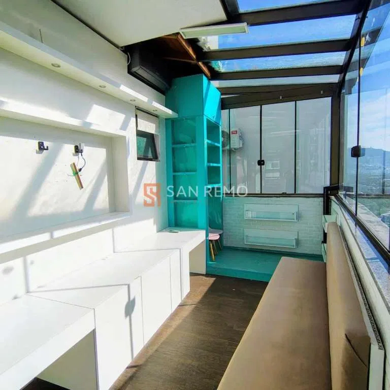 Apartment, 142 m², with floor-to-ceiling windows