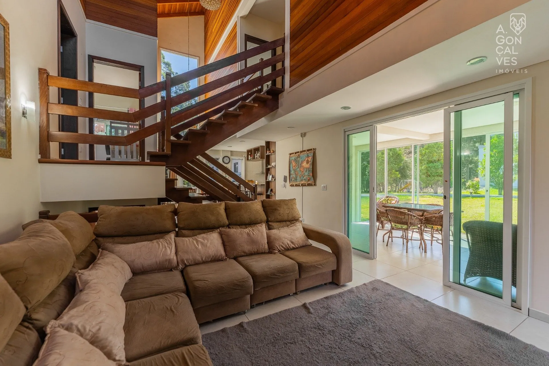 House with 4 bedrooms, 4 bathrooms and air conditioning — photo 15