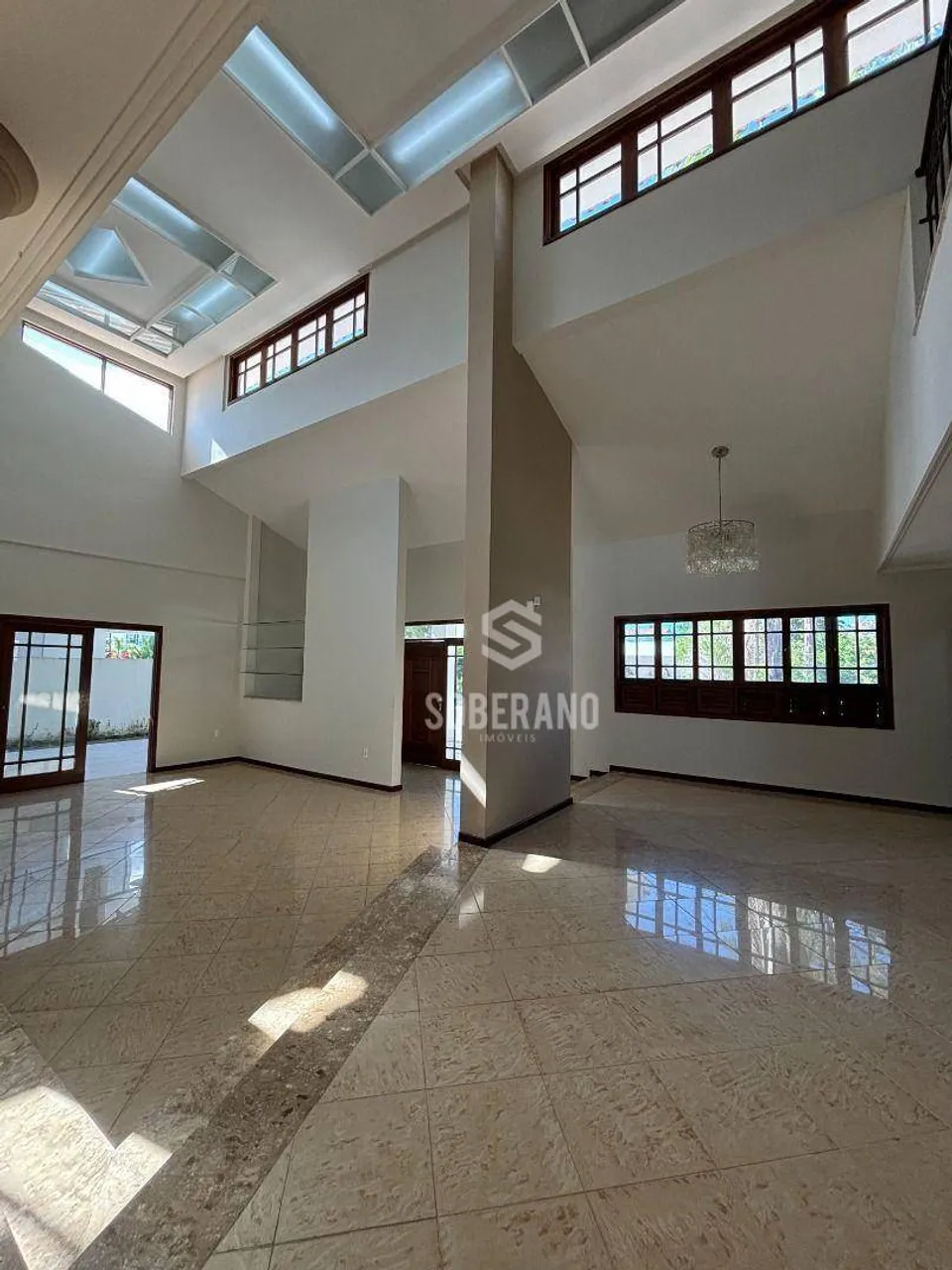 House with 5 bedrooms and 5 bathrooms, 4 parking spots