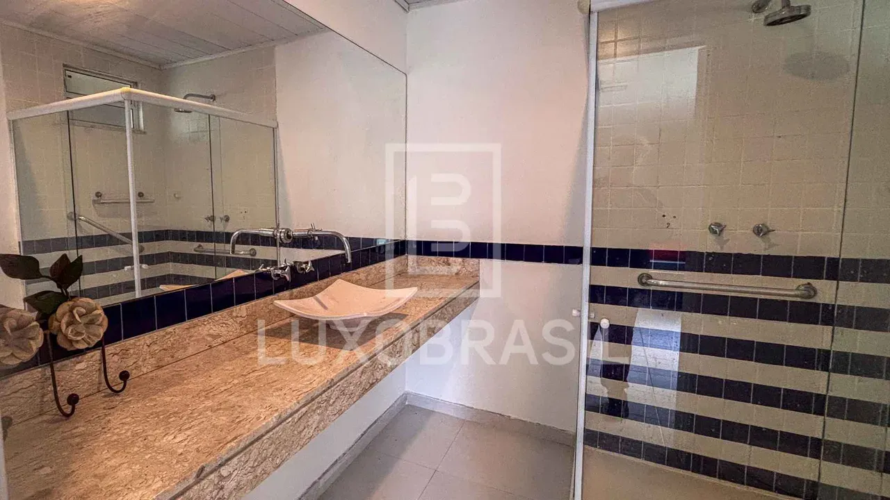 Casa com 5 quartos, 647 m² e churrasqueira na varanda — photo 22