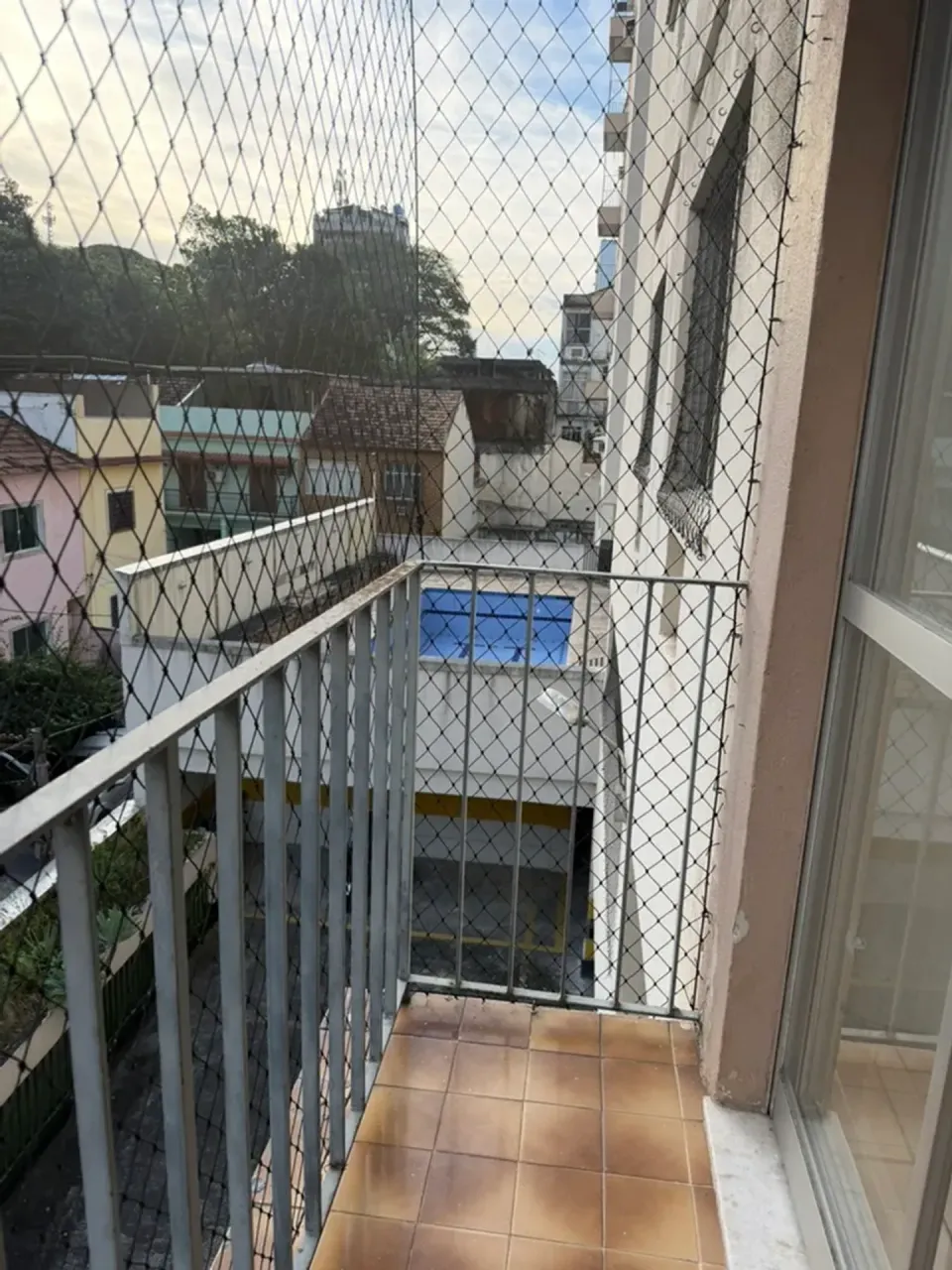 Unfurnished 2-bedroom apartment with parking spot — photo 8