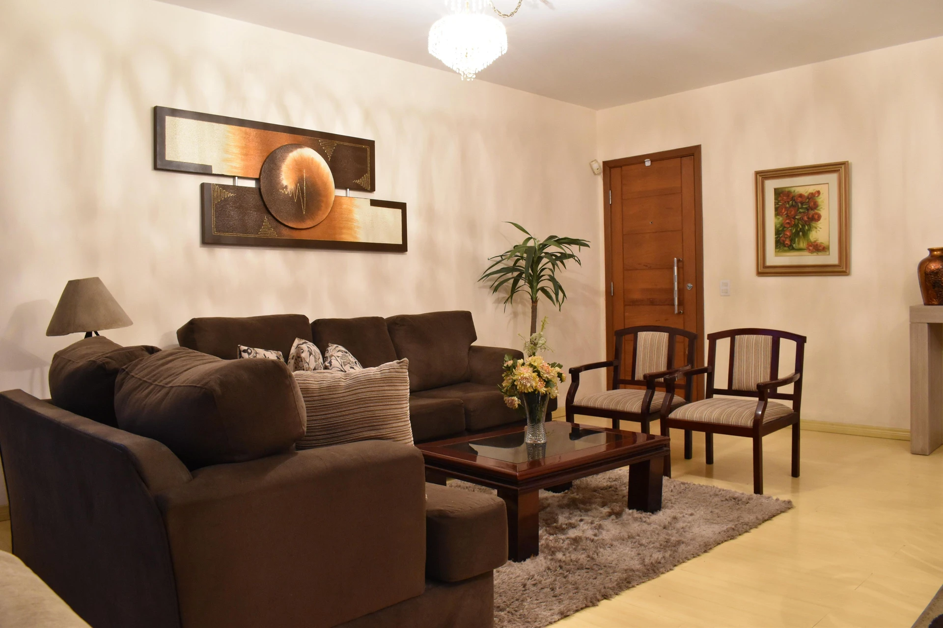 3-bedroom apartment with a bathtub in Curitiba — photo 22