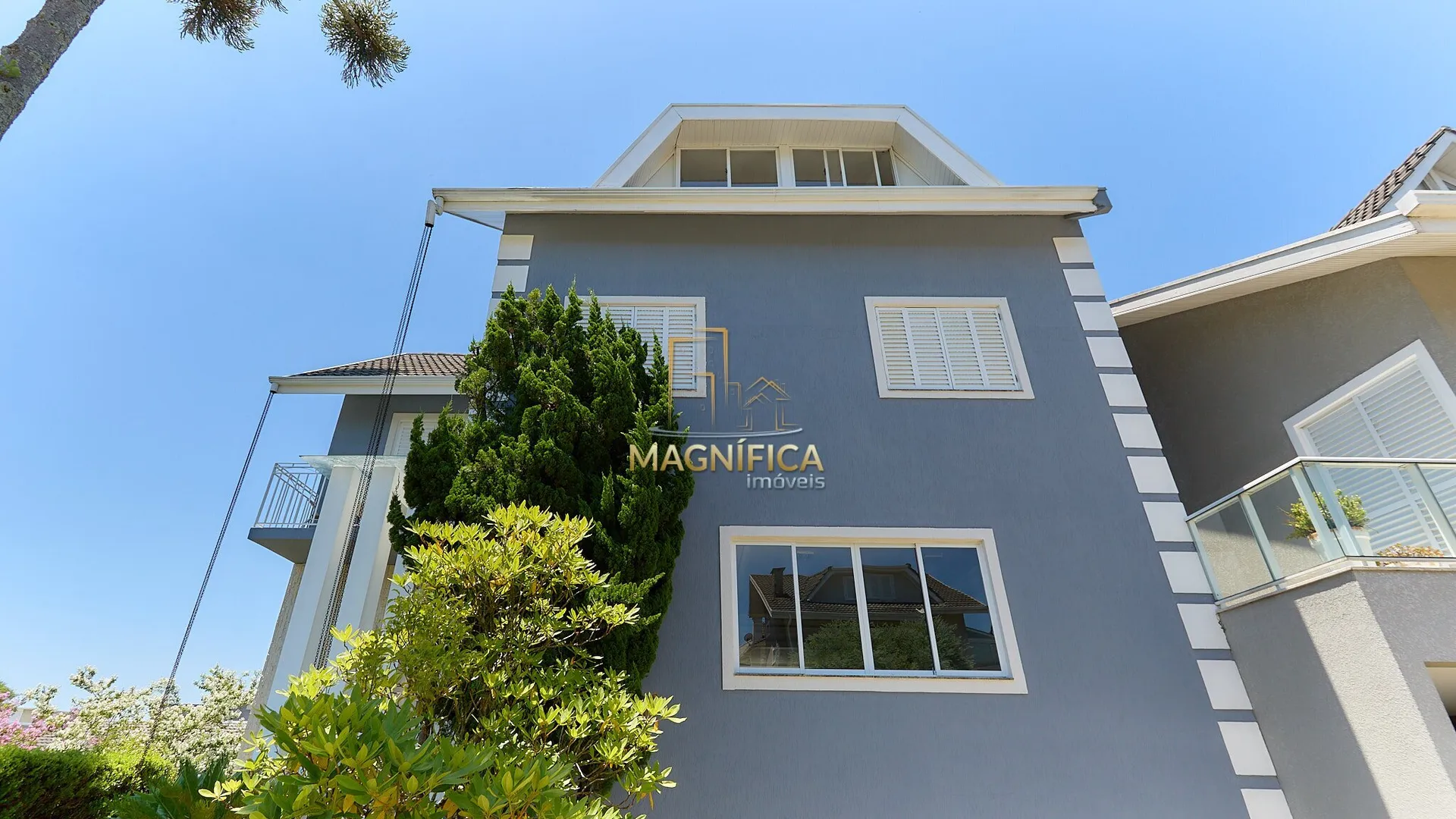 House with 4 bedrooms and 3 en-suite suites, 4 parking spaces — photo 63