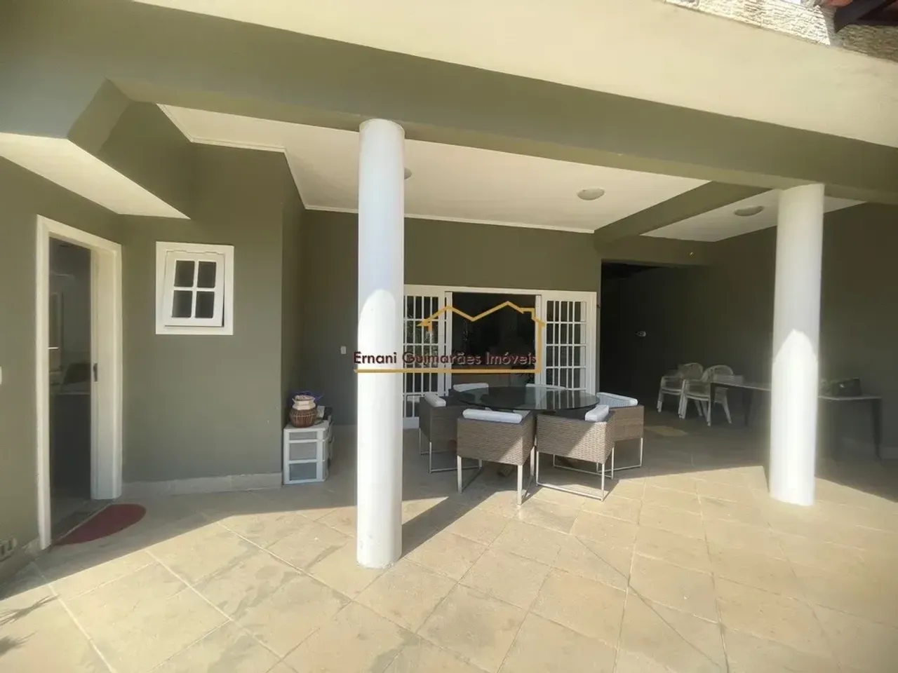 Casa com 5 quartos e 5 banheiros, 4 vagas e varanda — photo 4