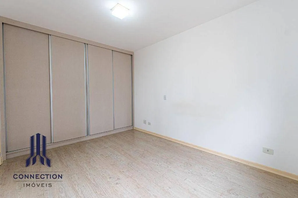 Furnished 2-bedroom apartment with open-plan gas kitchen — photo 18