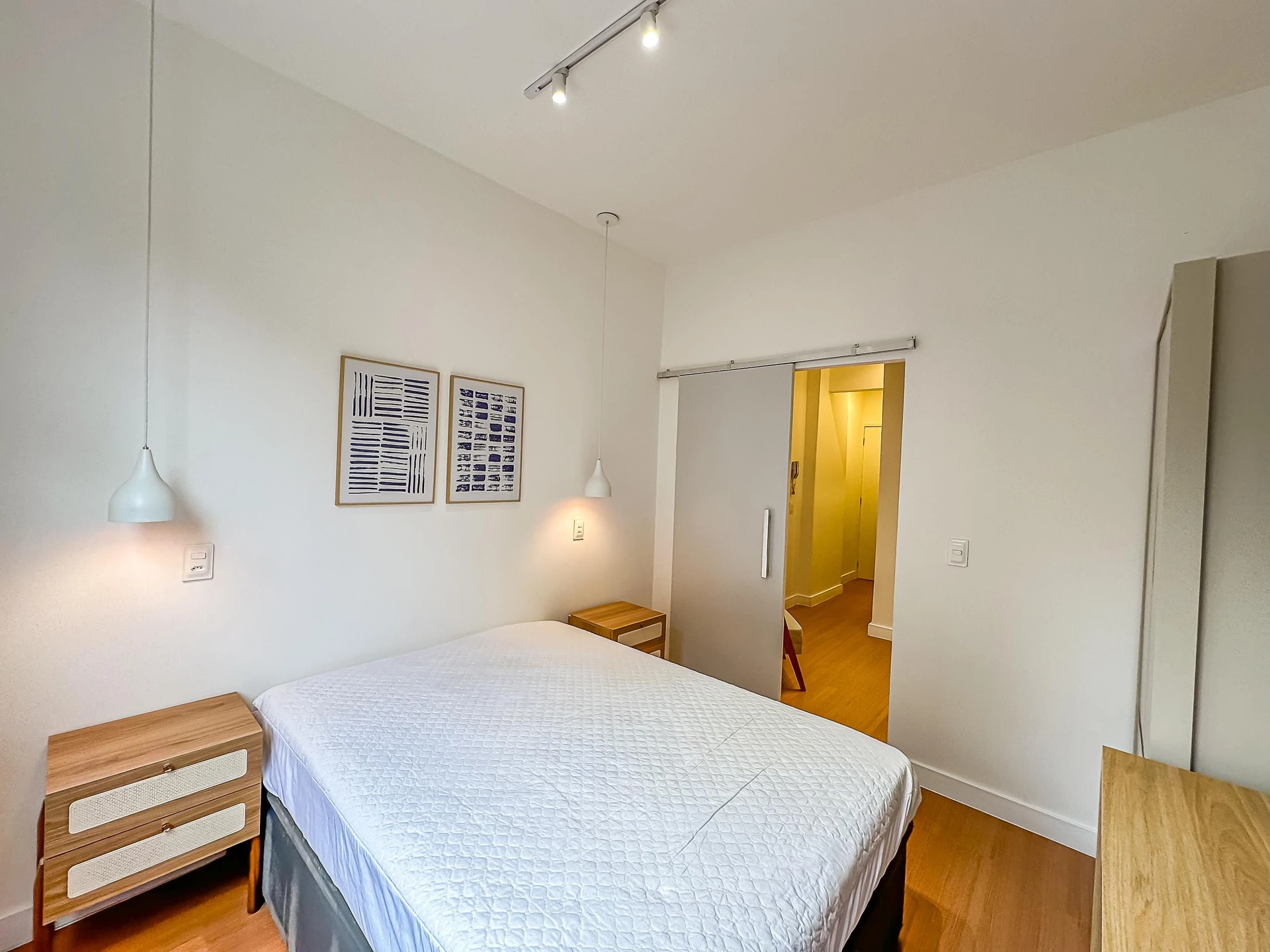 Furnished apartment, 35 m², with a home office — photo 12