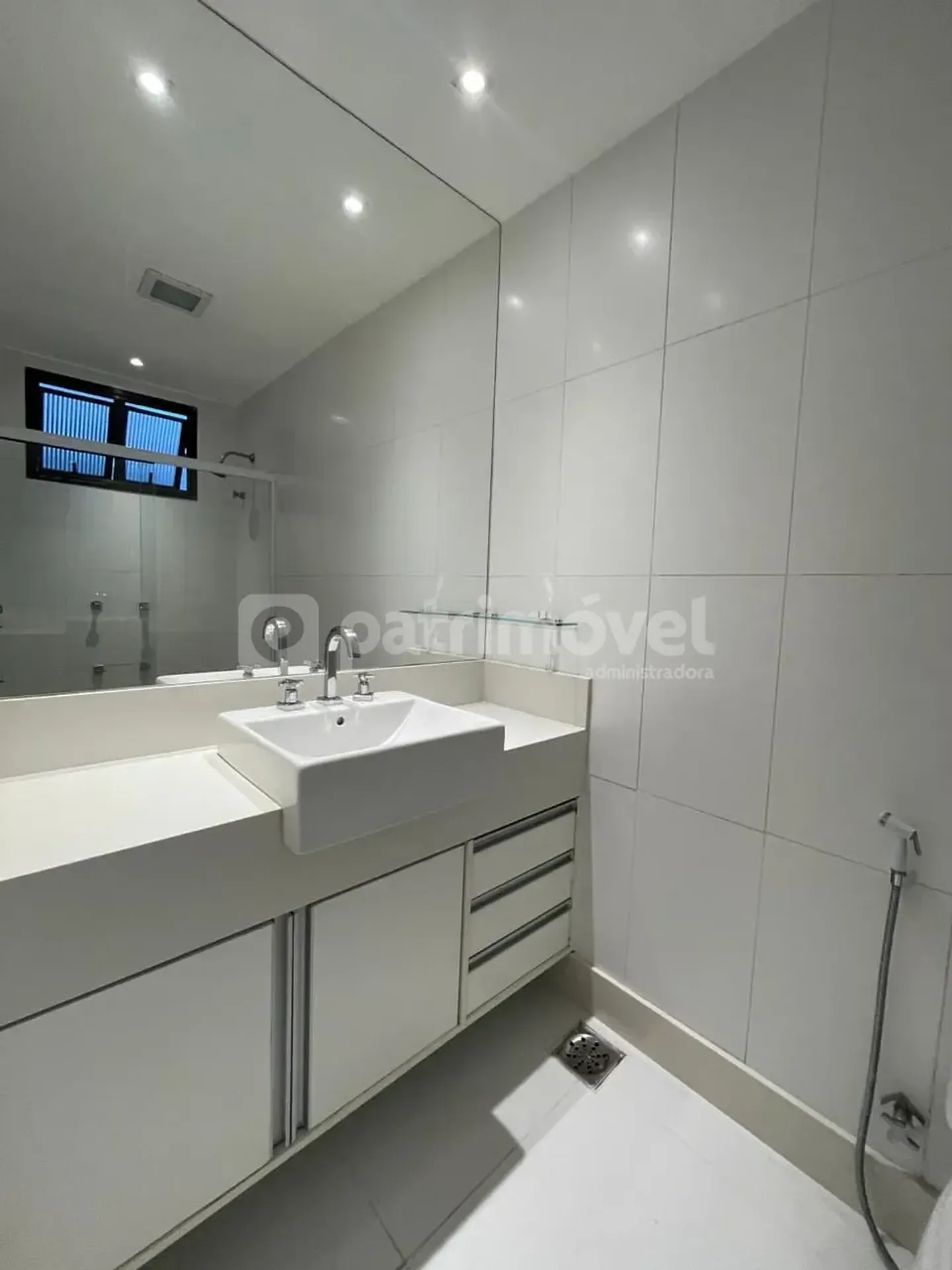 4-bedroom apartment with pool and 3 parking spaces — photo 11