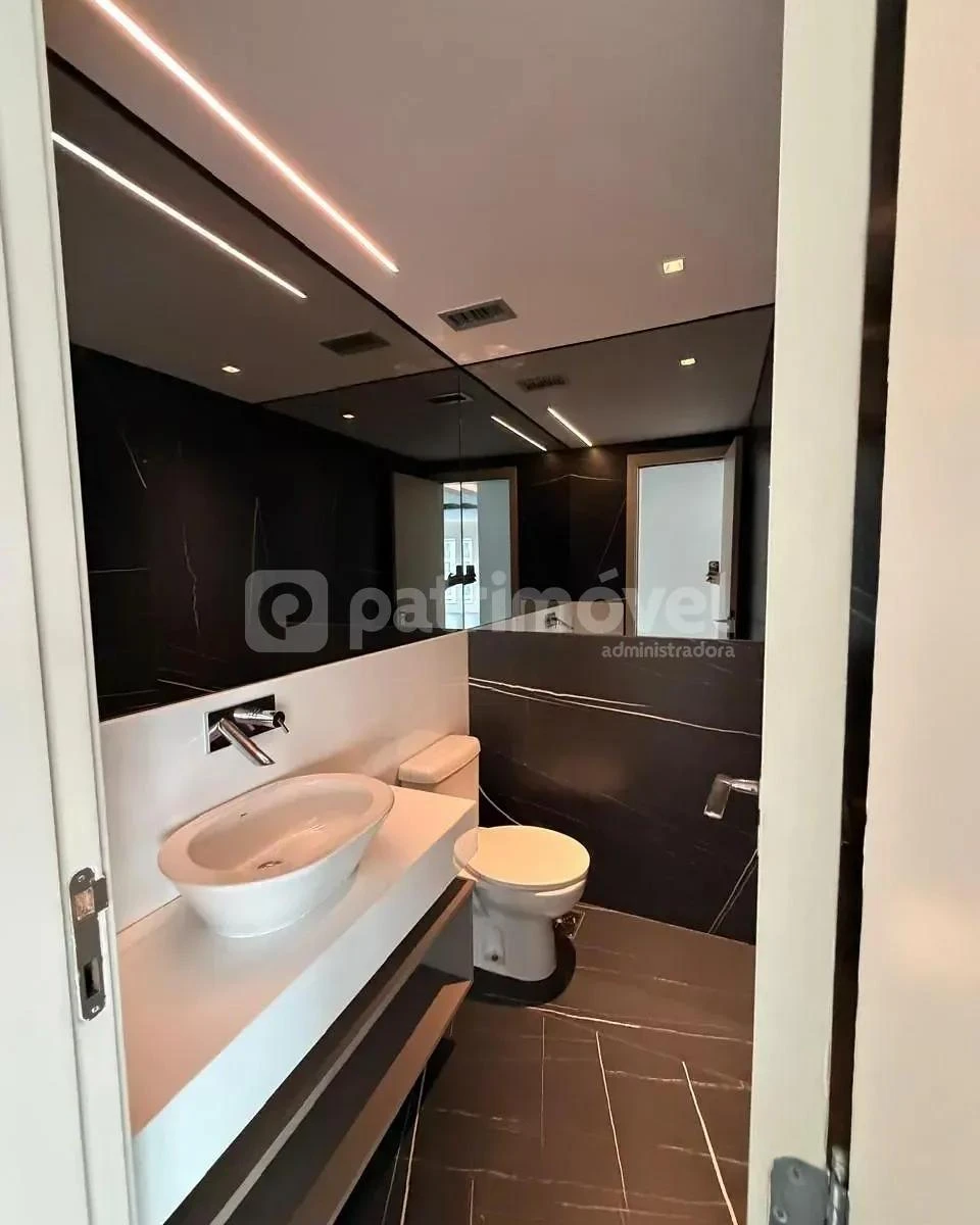 Apartamento com 4 quartos e cozinha integrada em 431 m² — photo 4