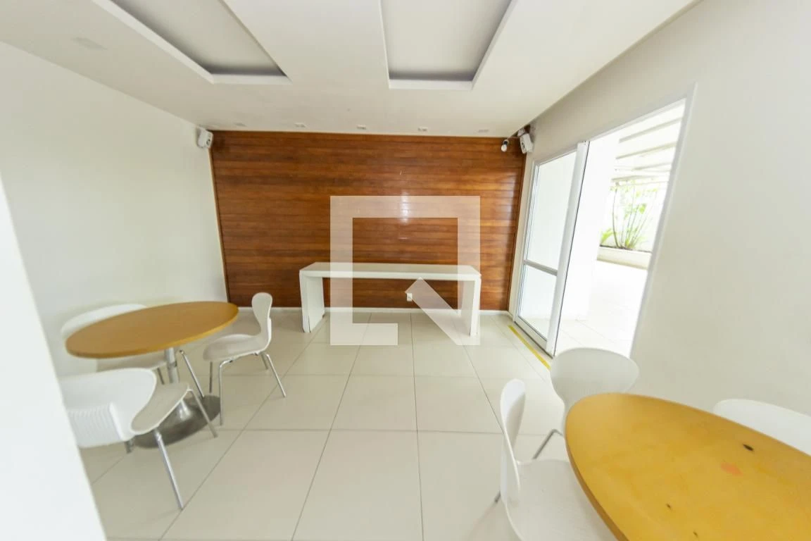 Furnished 2-bedroom apartment with 1 bath and parking — photo 58