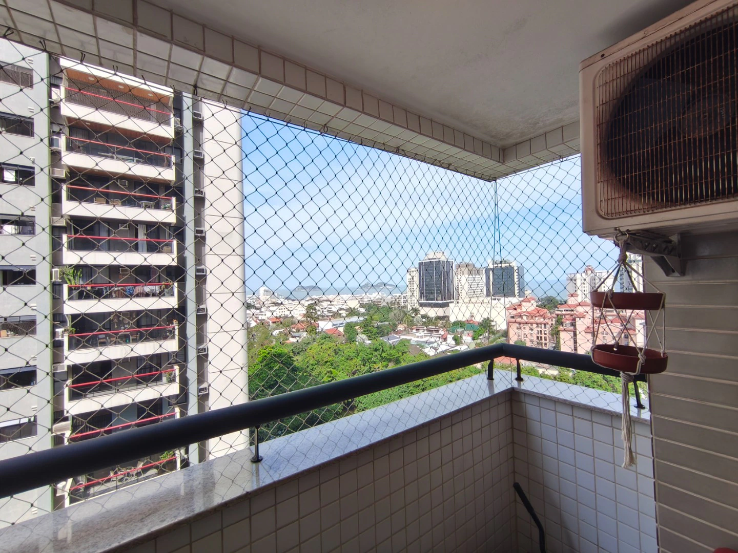 Furnished 2-bedroom apartment 80 m² with parking — photo 22