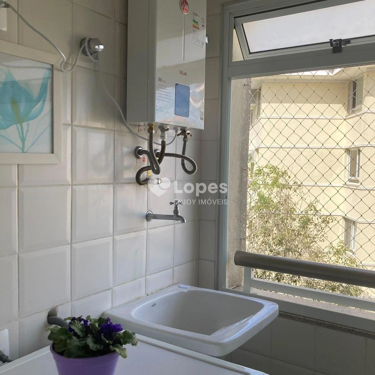 Furnished apartment, 96 m², with a glass-enclosed balcony — photo 6