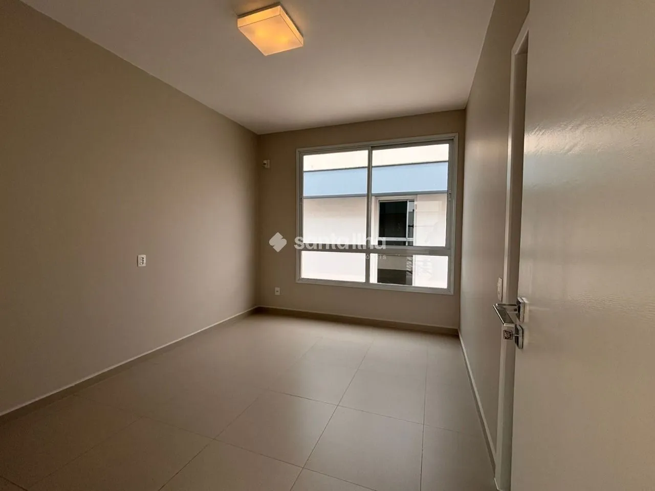 5-bedroom house with a water view — photo 31
