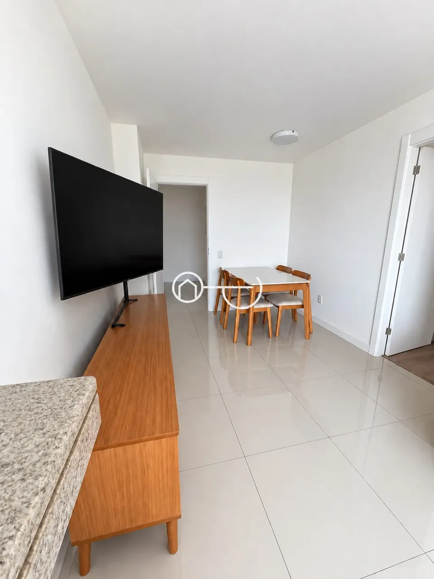 Furnished apartment, 79 m², with floor-to-ceiling windows — photo 6
