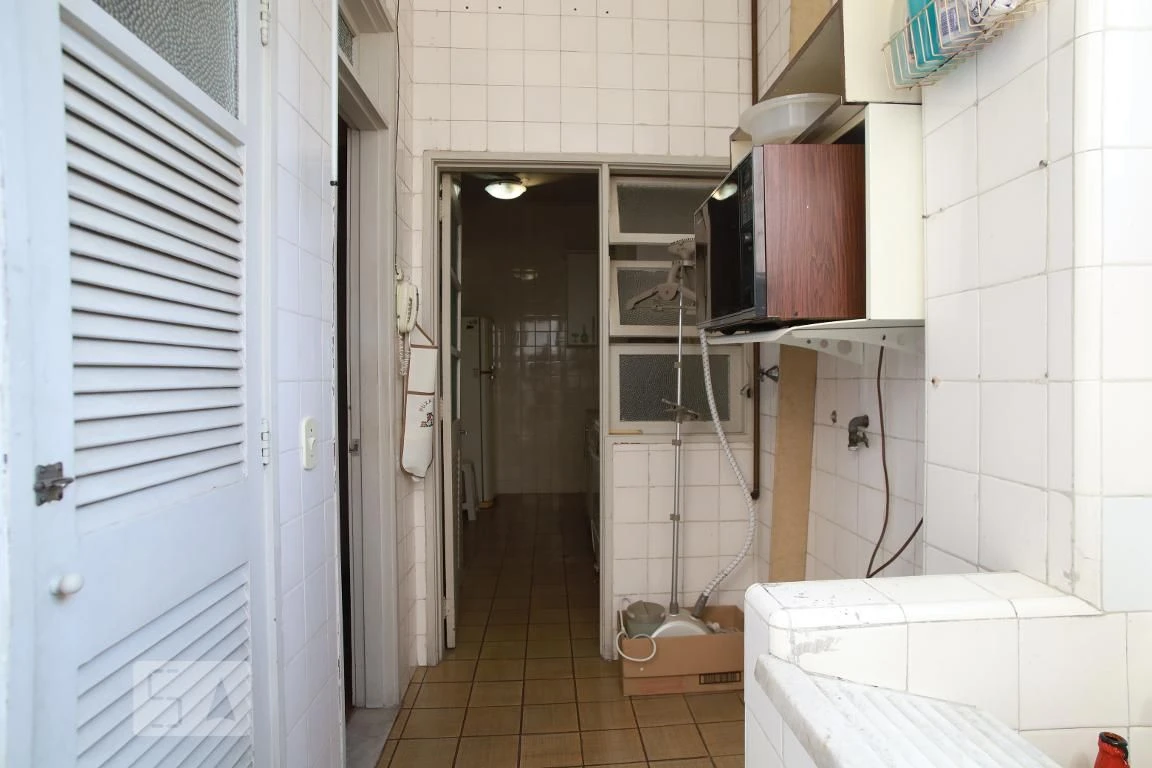 2-bedroom apartment with a mountain view — photo 31
